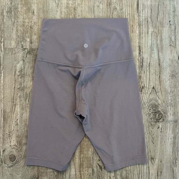 Lululemon Align High-Rise 10” Bike Shorts, size 6, great condition! - Picture 3 of 5
